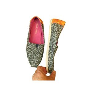 Toms Size 11 Boho Print Flat Slip on Shoes  *Runs Small like 10-10.5